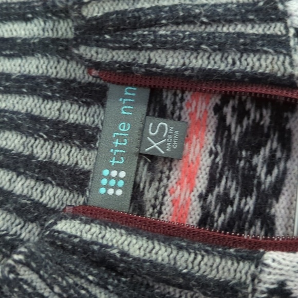Title Nine Yarnspinner Knit Wool Blend Washable Sweater Full Zip XS Red Gray - Picture 4 of 8
